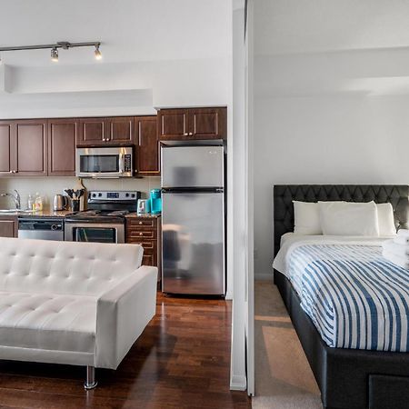 Downtown Toronto 1 Bdrm Condo With Parking And Views Εξωτερικό φωτογραφία