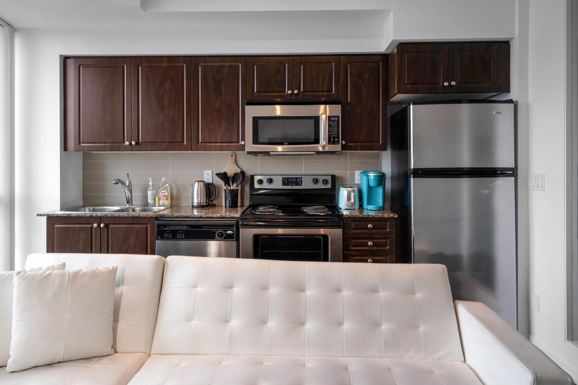 Downtown Toronto 1 Bdrm Condo With Parking And Views Εξωτερικό φωτογραφία
