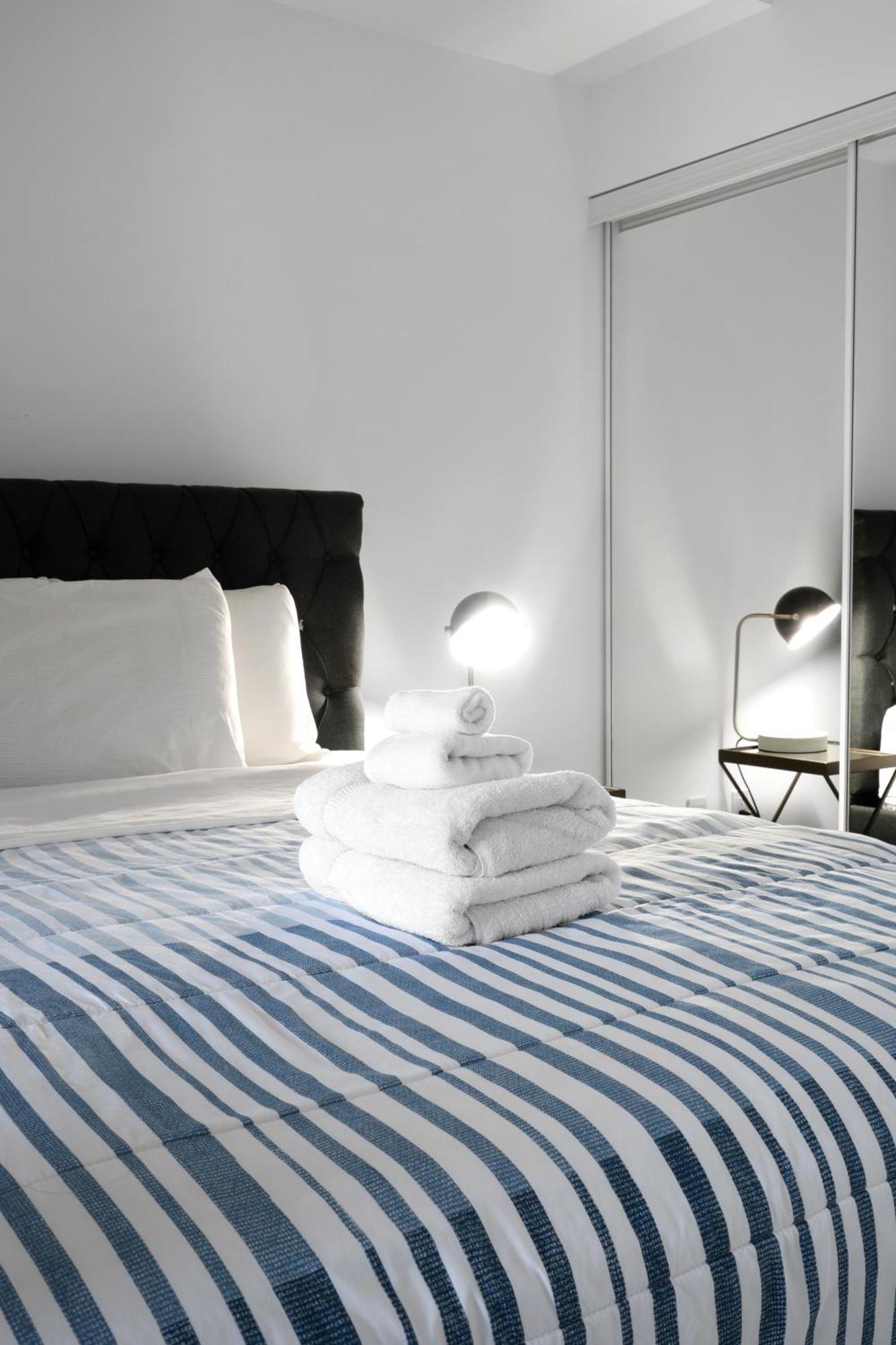 Downtown Toronto 1 Bdrm Condo With Parking And Views Εξωτερικό φωτογραφία